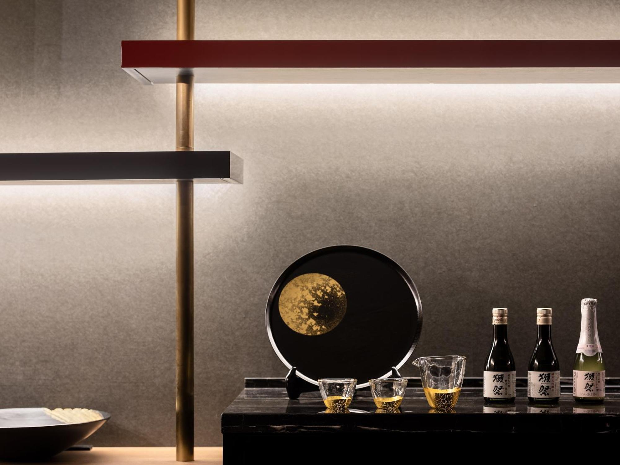 Mitsui Garden Hotel Roppongi Tokyo Premier Екстер'єр фото A selection of Japanese sake
