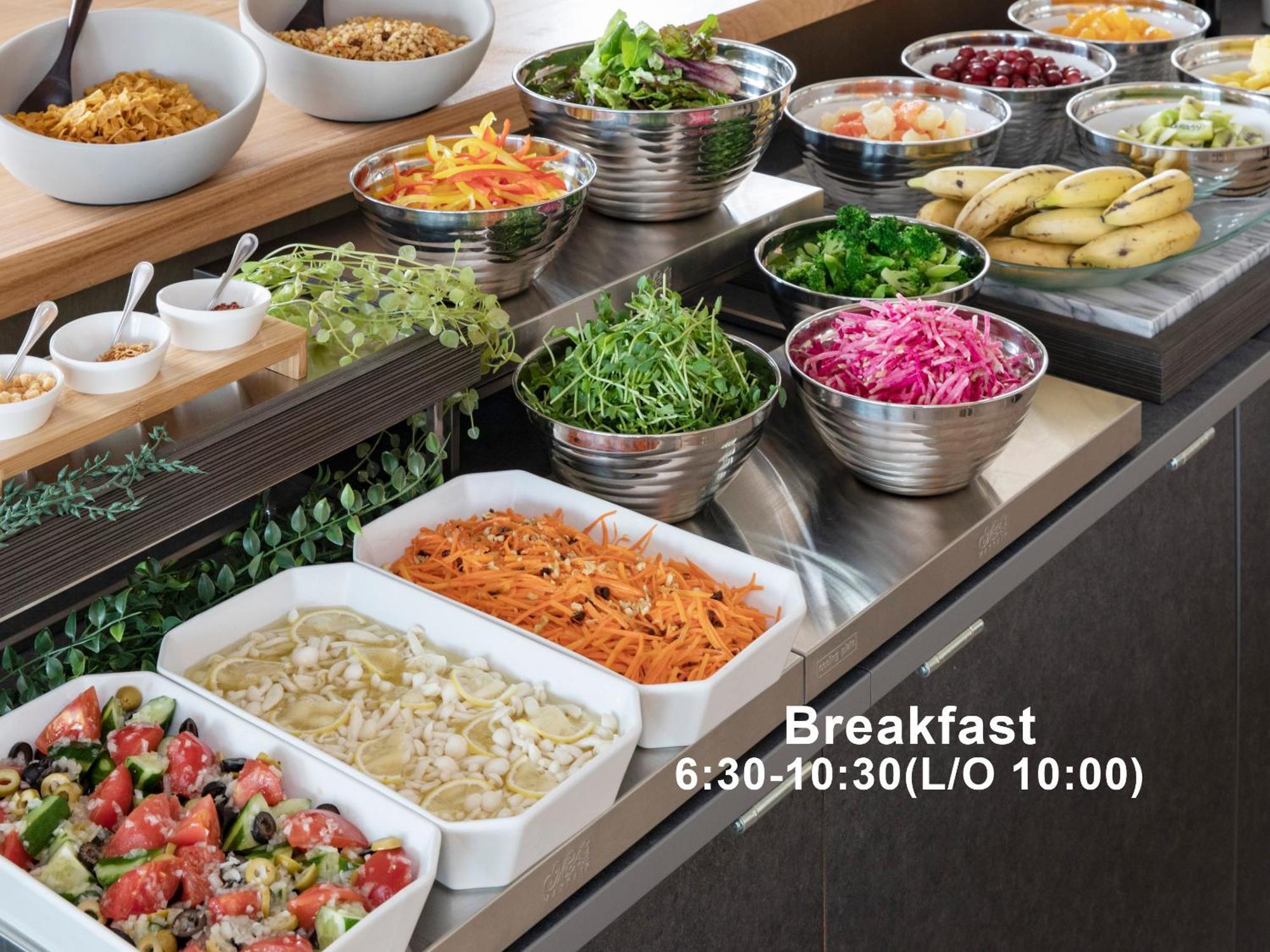 Mitsui Garden Hotel Roppongi Tokyo Premier Екстер'єр фото A salad bar